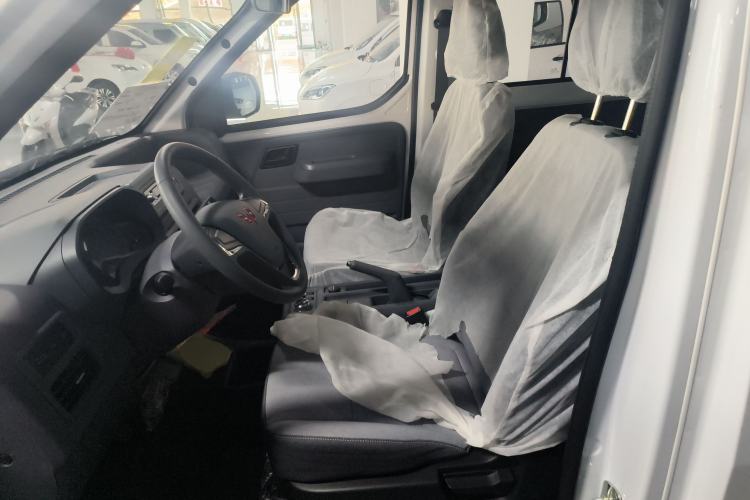 Used Wuling Yangguang 2025 Model 400km Bus Edition—Comfort Edition
