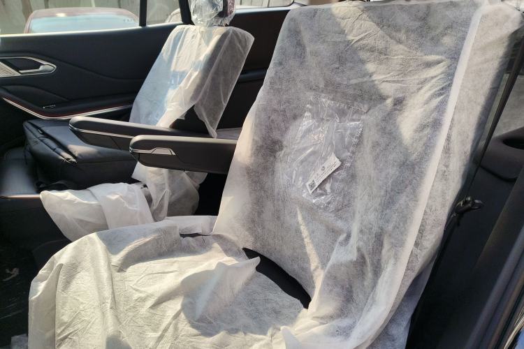 Used Hongqi HS7 PHEV 2025 Model 2.0T PHEV Four-Wheel Drive 2 Million Units Commemorative Edition 6-Seater