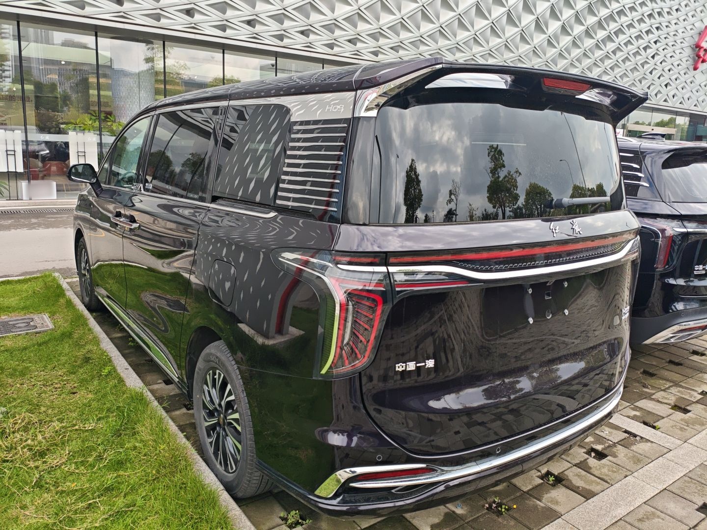 Hongqi HQ9 PHEV 2024 2.0T Four-Wheel Drive Business Edition — снимка 4