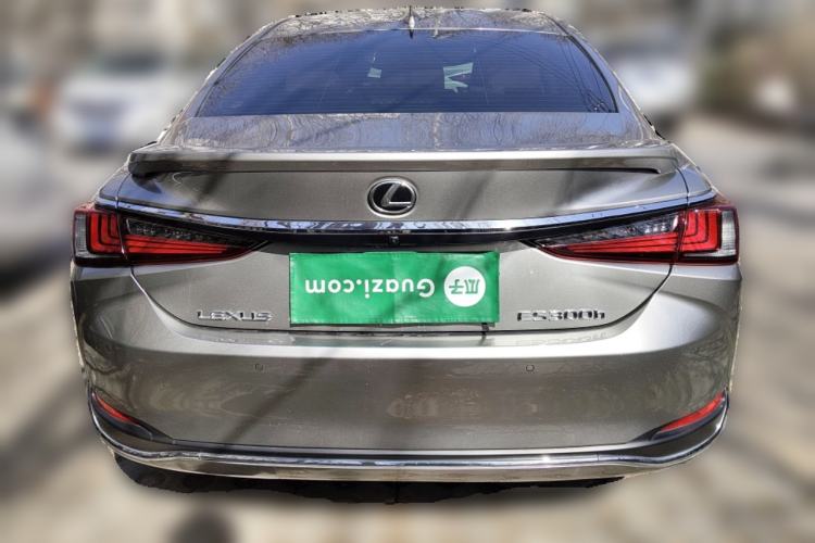 Used Lexus ES 2022 300h Excellence Edition
