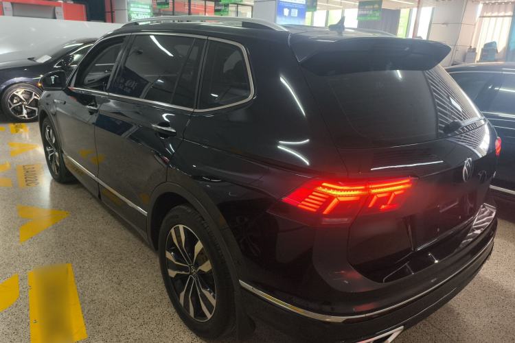 Used Volkswagen Tiguan L 2023 330TSI Automatic Two-Wheel Drive R-Line Enjoyment Edition
