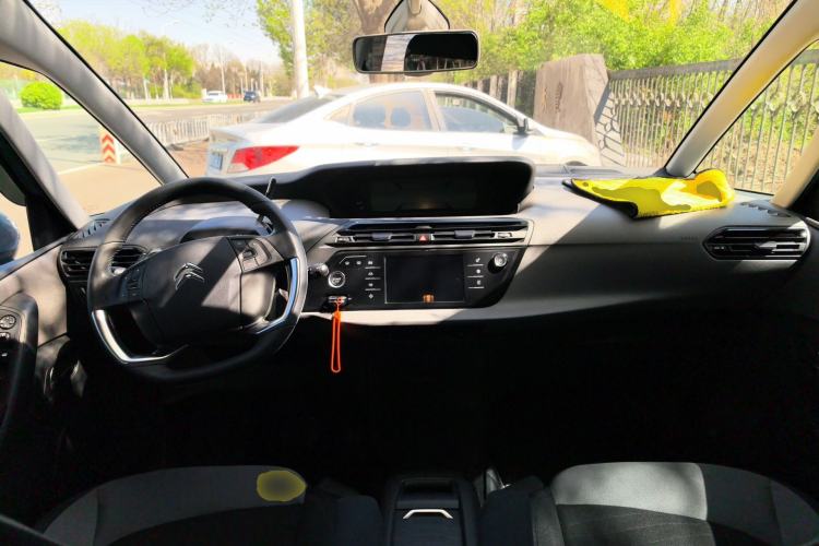 Used Citroen C4 Picasso 2015 Grand 1.6T Fashion Model 7 Seats Center Console