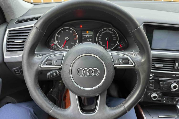 Used Audi Q5 2016 40 TFSI Technology Edition Steering Wheel