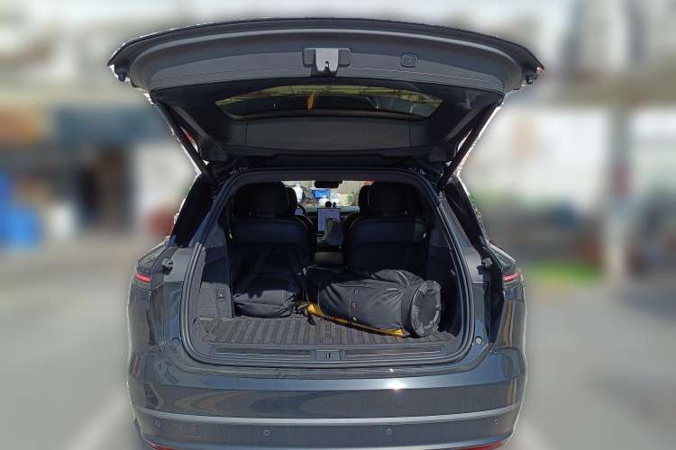 Used Nio ES8 2023 100kWh Signature Edition
