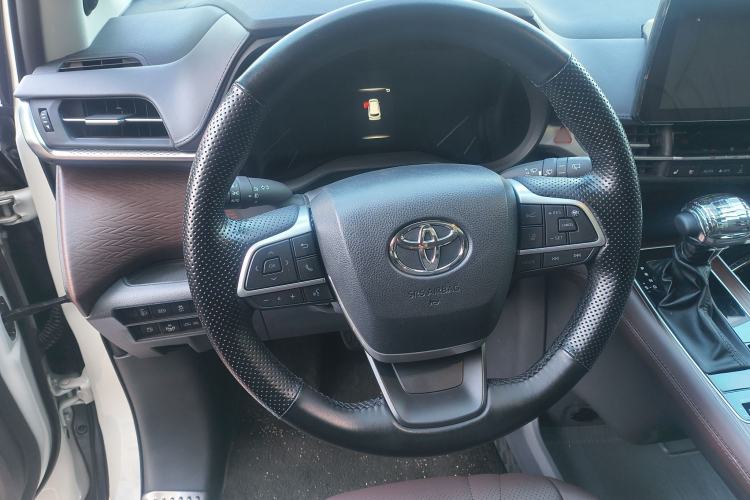 Used Toyota Granvia 2023 2.5L Hybrid Luxury Edition Interior 1