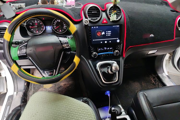 Used Haval H6 2013 Upgraded Model 1.5T Manual Two-Wheel Drive Elite Version
