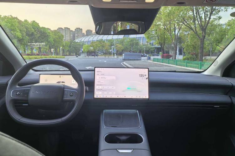 Used Nissan N6 2026 Model 180 Max Interior 4