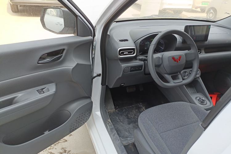 Used Wuling Hongguang New Energy 2024 All-Electric Model 300KM Standard Version Driver Seat