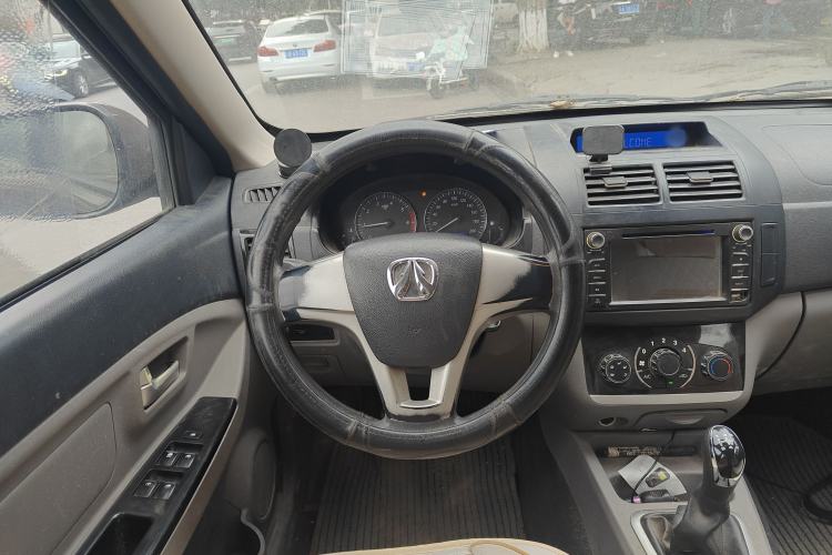 Used BAIC Weiwang M20 2014 1.5L practical type BJ415A Steering Wheel