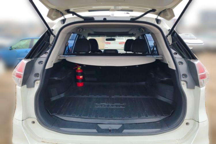 Used Nissan X-Trail 2014 2.0L CVT Comfort Edition 2WD Trunk