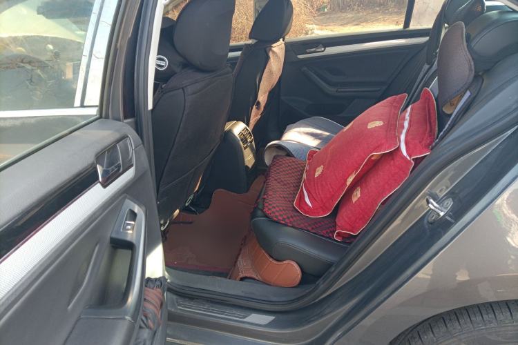 Used Volkswagen Sagitar 2015 1.6L Manual Comfort Model Left Rear Seat