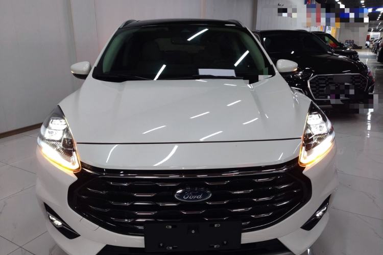 Used Ford Escape 2020 EcoBoost 245 Four-Wheel Drive Luxury Edition
