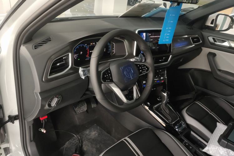 Used Volkswagen T-ROC 2025 Facelift Model 2 300TSI DSG Two-Wheel Drive Xingguang Edition