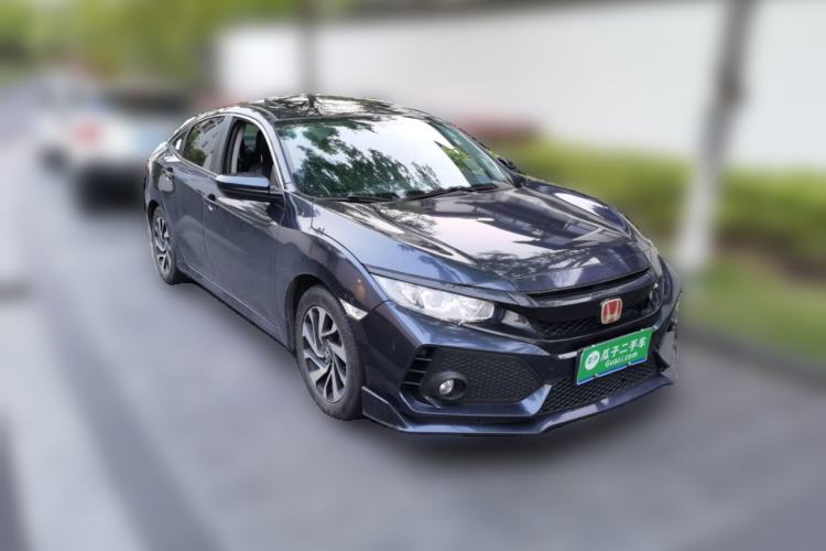 Used Honda Civic 2016 220TURBO CVT Luxury Edition Front Right 45 Deg