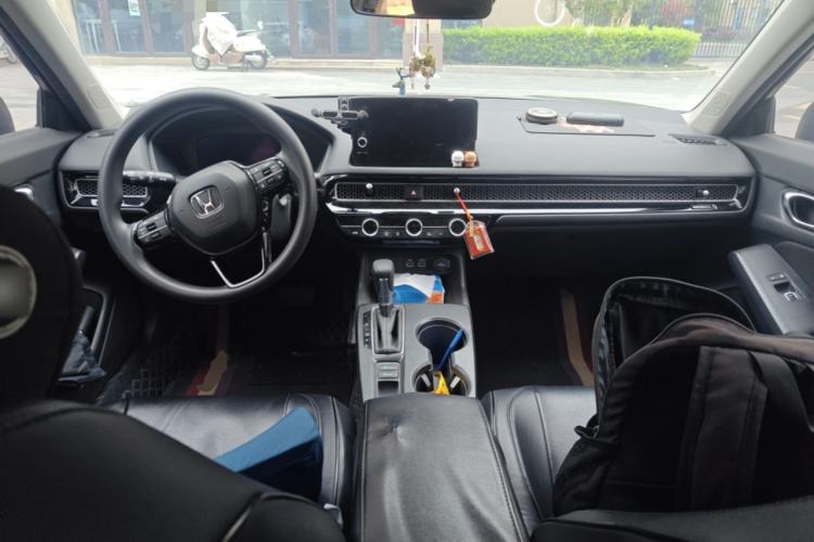 Used Honda Civic 2022 240TURBO CVT Dynamic Edition Center Console