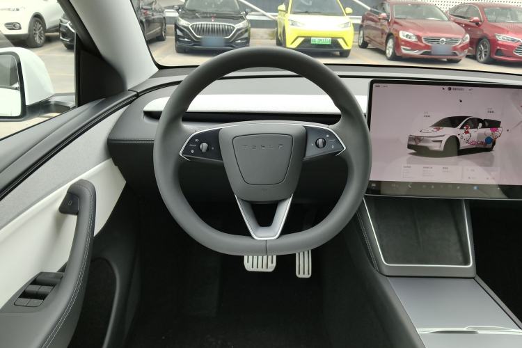 Used Tesla Model Y 2025 Rear-Wheel-Drive Version

