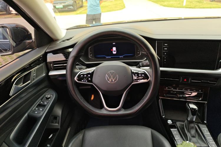 Used Volkswagen Passat 2022 330TSI Luxury Edition Steering Wheel