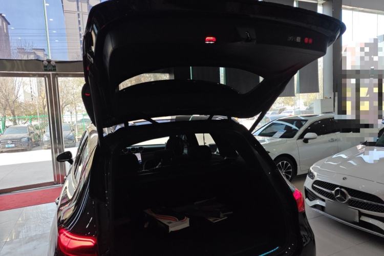 Used Mercedes-Benz GLC 2023 GLC 260 L 4MATIC Luxury Model 5 Seats
