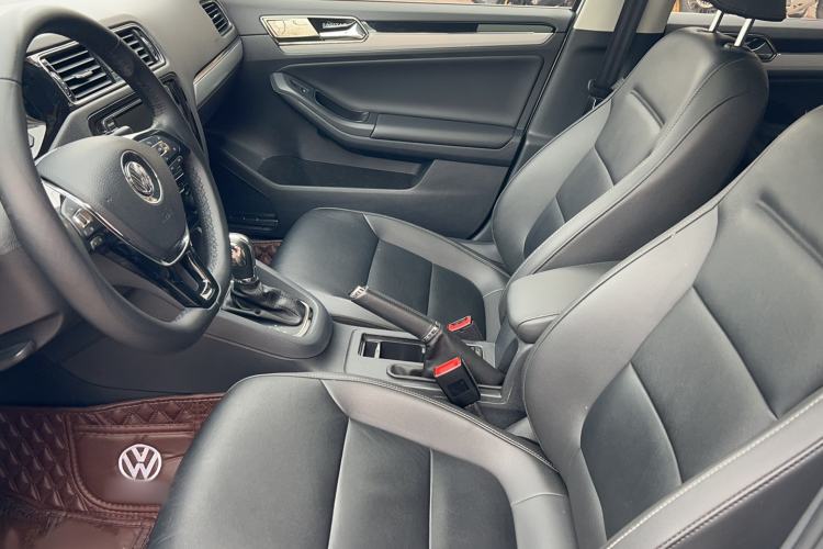 Used Volkswagen Sagitar 2017 230TSI Automatic Comfort Version