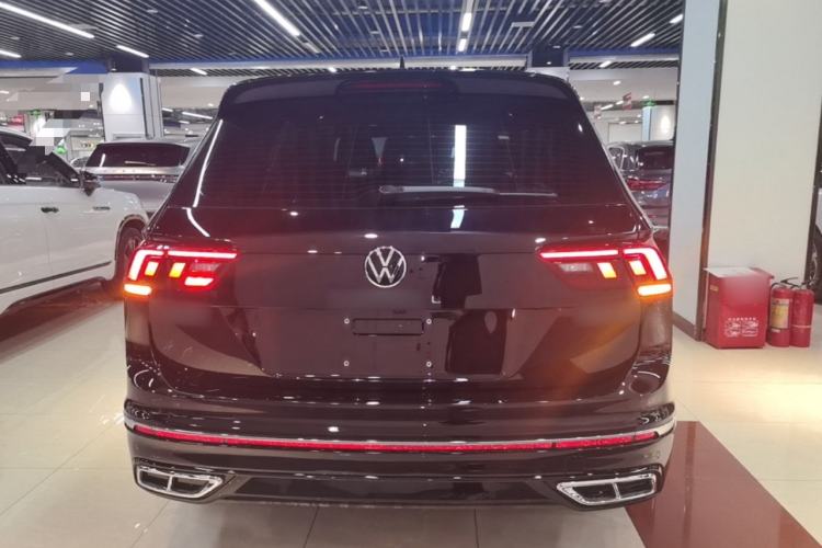 Used Volkswagen Tiguan L 2024 Outstanding Model 330TSI Automatic Two-Wheel Drive R-Line Dragon Glory Edition