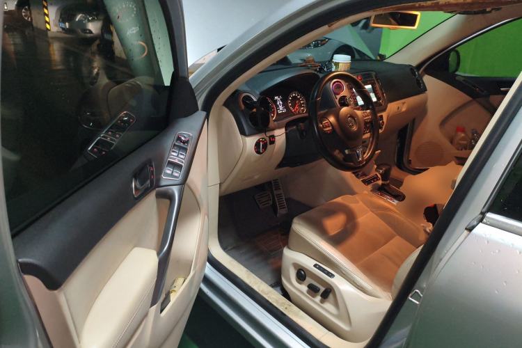 Used Volkswagen Tiguan 2010 2.0 TSI Automatic All-Wheel Drive Flagship Navigation Edition
