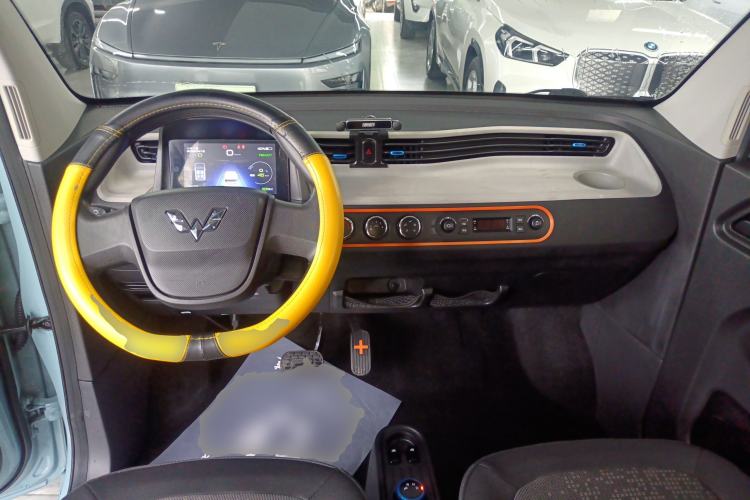 Used Wuling Hongguang MINIEV 2020 Zizai Version Lithium-NMC Center Console