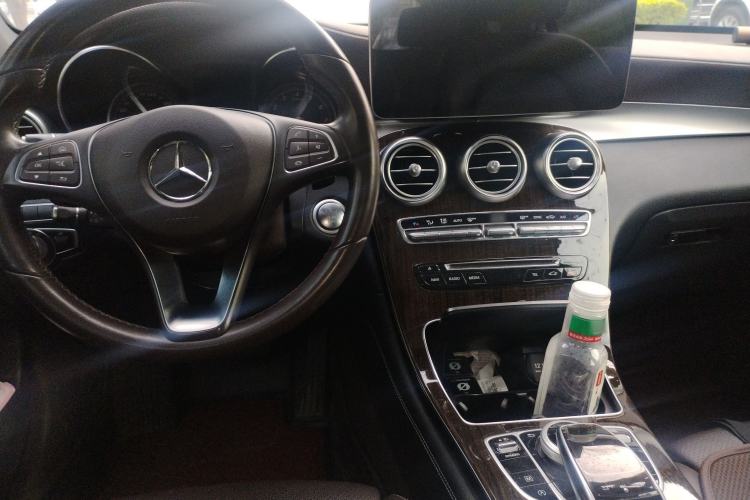 Used Mercedes-Benz GLC 2019 Facelift GLC 260 L 4MATIC Luxury Model Center Console