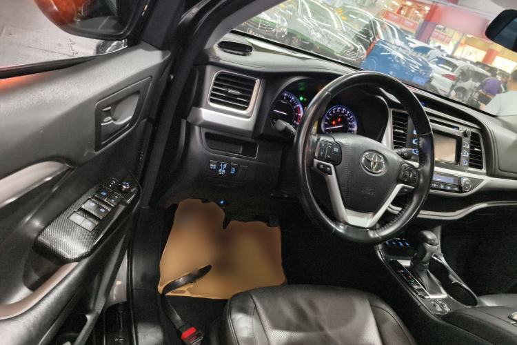 Used Toyota Highlander 2015 2.0T Four-Wheel Drive Luxury Edition 7-Seater Driver Seat