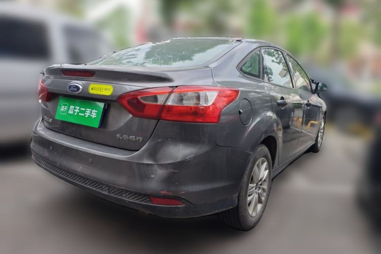 Used Ford Focus 2012 Sedan 1.6L Manual Comfort Model
