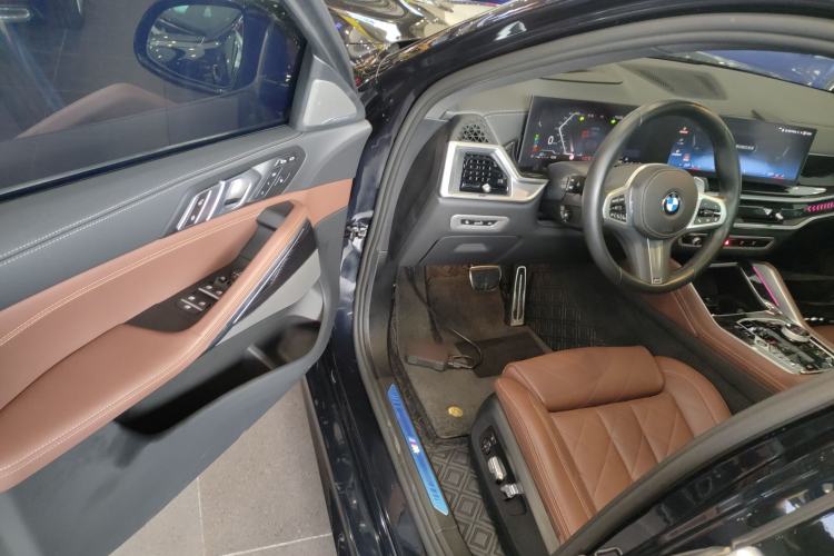 Used BMW X6 2023 xDrive40i Luxury Model with M Sport Package