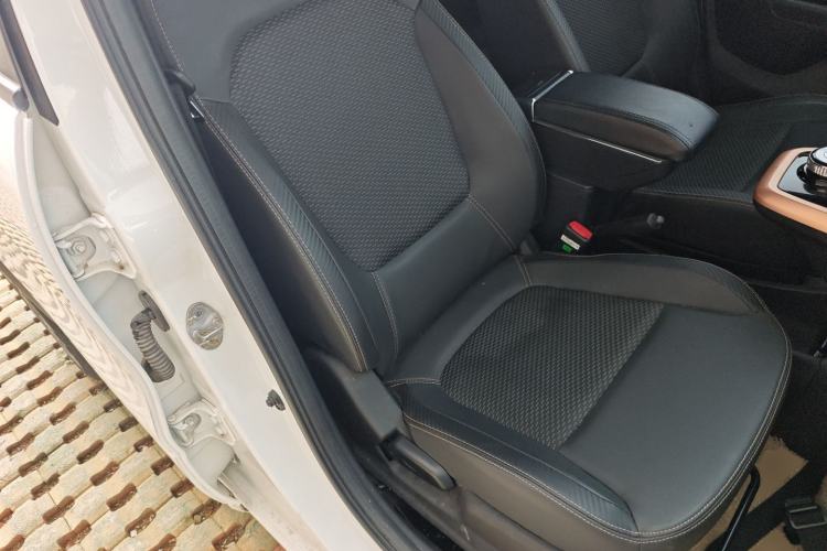 Used Dongfeng NAMMI BOX 2022 Chasing Wind Edition 331 km Standard Model
