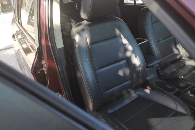 Used SWM X7 2016 1.8L Manual Luxury Edition 7 Seats
