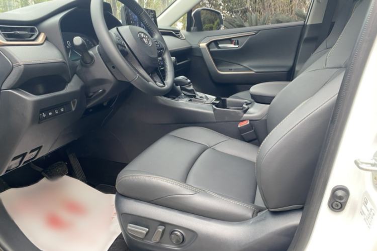 Used Toyota Wildlander 2024 2.0L CVT Two-Wheel Drive Luxury PLUS Edition
