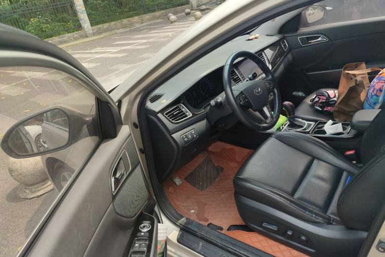 Used Hyundai Mistra 2014 1.8L Automatic Deluxe DLX Model Driver Seat