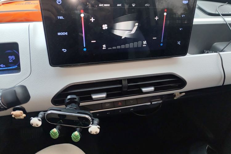 Used Geely Galaxy Panda 2023 Panda Mini 200km Dynamic Bear Audio And AC Panel