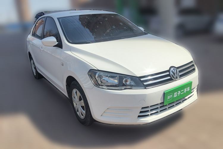 Used Volkswagen Jetta 2015 1.6L Manual Fashion Edition Front Right 45 Deg