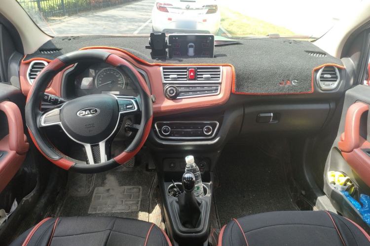 Used JAC Group Refine S2mini 2017 1.3L Sport Edition Center Console