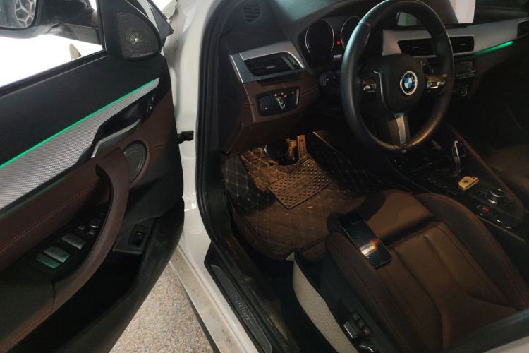 Used BMW X2 2022 sDrive25i Midnight Edition Driver Seat