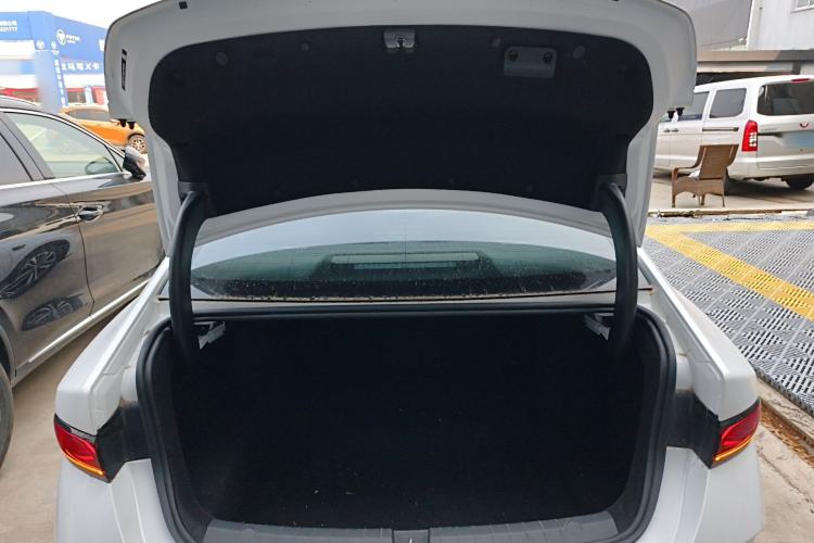 Used BYD Qin PLUS 2025 DM-i Smart Drive 120KM Superior Model
