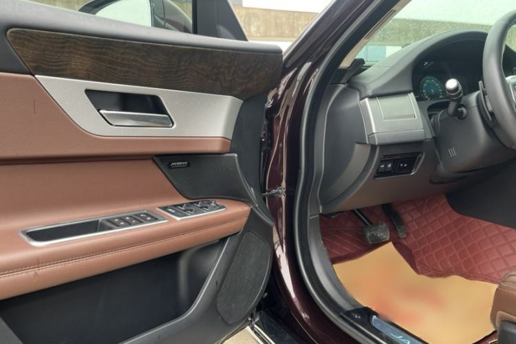 Used Jaguar XFL 2020 XFL 2.0T P250 Four-Wheel Drive Luxury Edition Interior 5