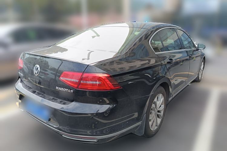 Used Volkswagen Magotan 2017 380TSI DSG Luxury Model Rear Right 45 Deg