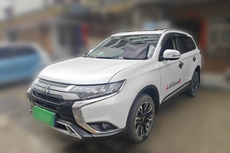 Used Mitsubishi Outlander 2019 2.4L 4x4 Zhi Xiang Edition 5 Seats China VI Standard