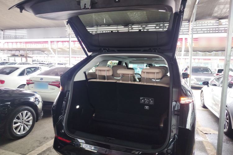 Used XPeng X9 2024 640 All-Wheel Drive High-Performance Max Trunk