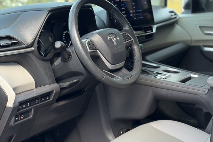 Used Toyota Granvia 2023 2.5L Hybrid Prestige PLUS Edition