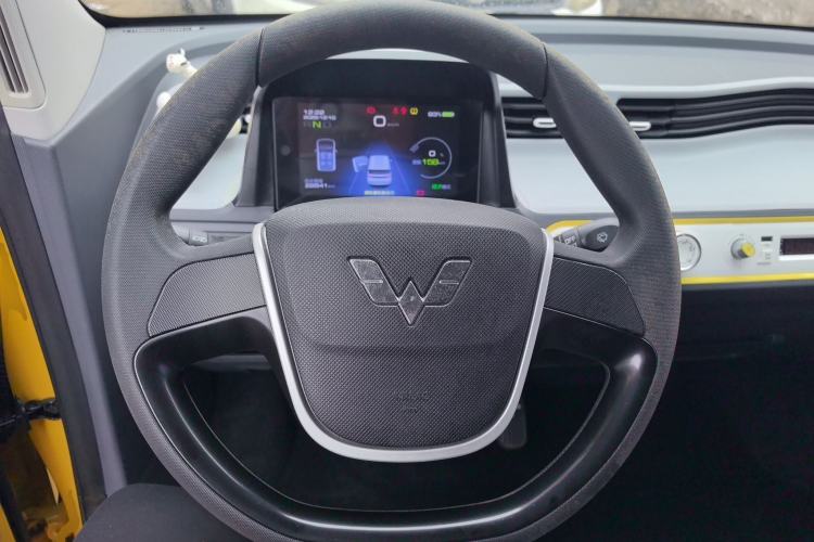 Used Wuling Hongguang MINIEV 2022 Macaron Premium Model – Lithium Iron Phosphate Steering Wheel