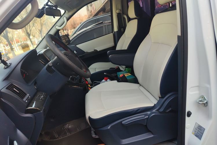 Used FORTHING Lingzhi PLUS 2024 2.0L Manual Luxury CNG 7-Seater