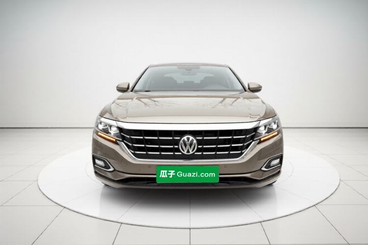 Used Volkswagen Passat 2019 330TSI Luxury Edition China VI Front