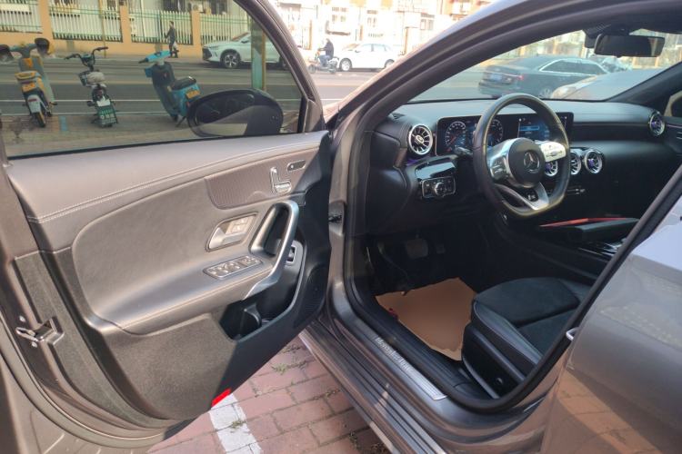 Used Mercedes-Benz A-Class 2020 Restyled A 200 L Sport Sedan Fashion Version
