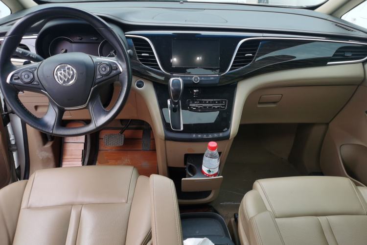 Used Buick GL8 2018 ES 28T Luxury Model China VI Standard Center Console