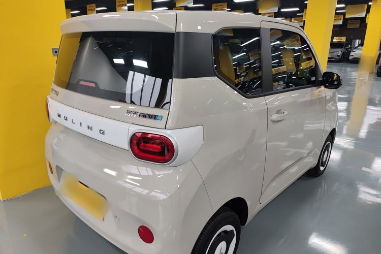 Used Wuling Hongguang MINIEV 2024 3rd Generation 215km Youth Edition Rear Right 45 Deg